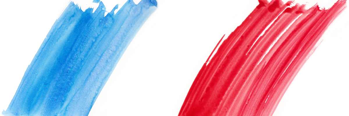 Taches de peinture bleue et rouge.