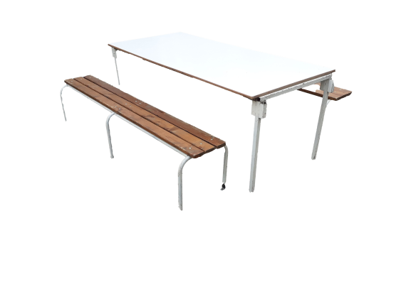 "Banc et table en bois avec cadre métallique."