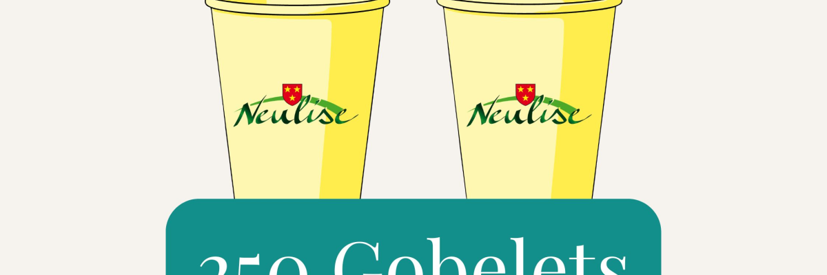250 gobelets empilés, jaunes avec logo vert.